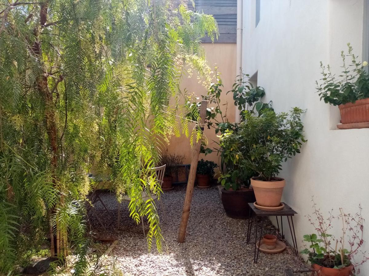 L'Itinerante Hotel Le Somail Bagian luar foto